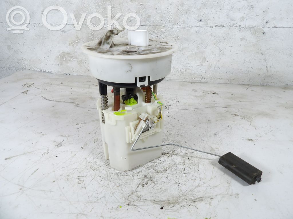 Mazda 2 Polttoainesäiliön pumppu 