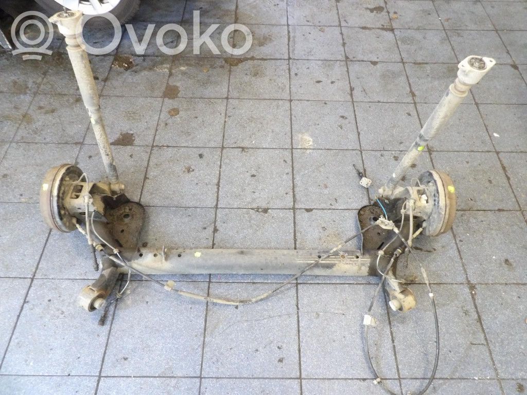 Juego de montaje de la suspensión trasera