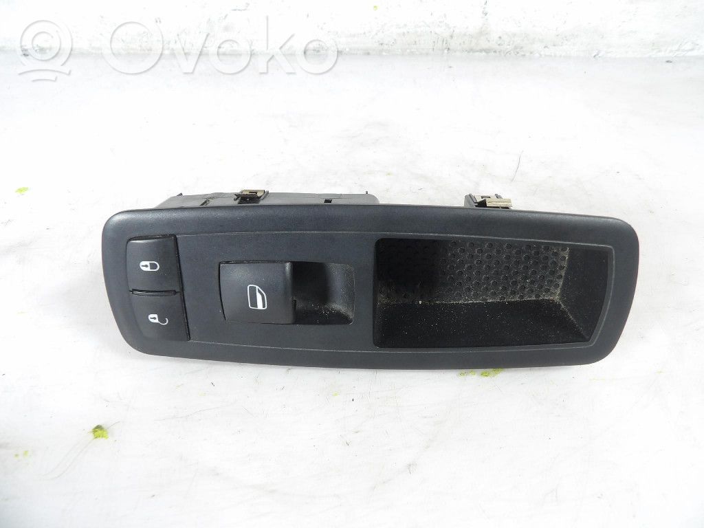 Other switches/knobs/shifts   68029178AA,68029178AA