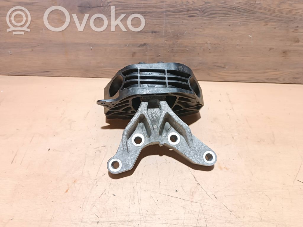 Peugeot 208 II Engine mount bracket 