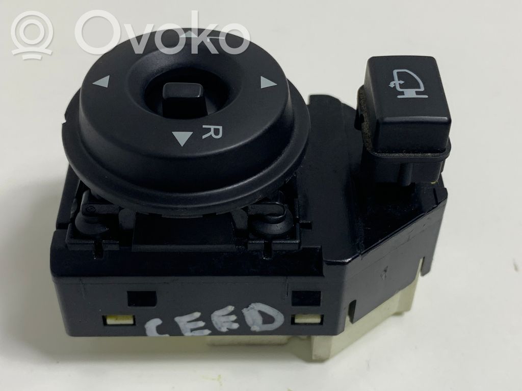 KIA Ceed Wing mirror switch 