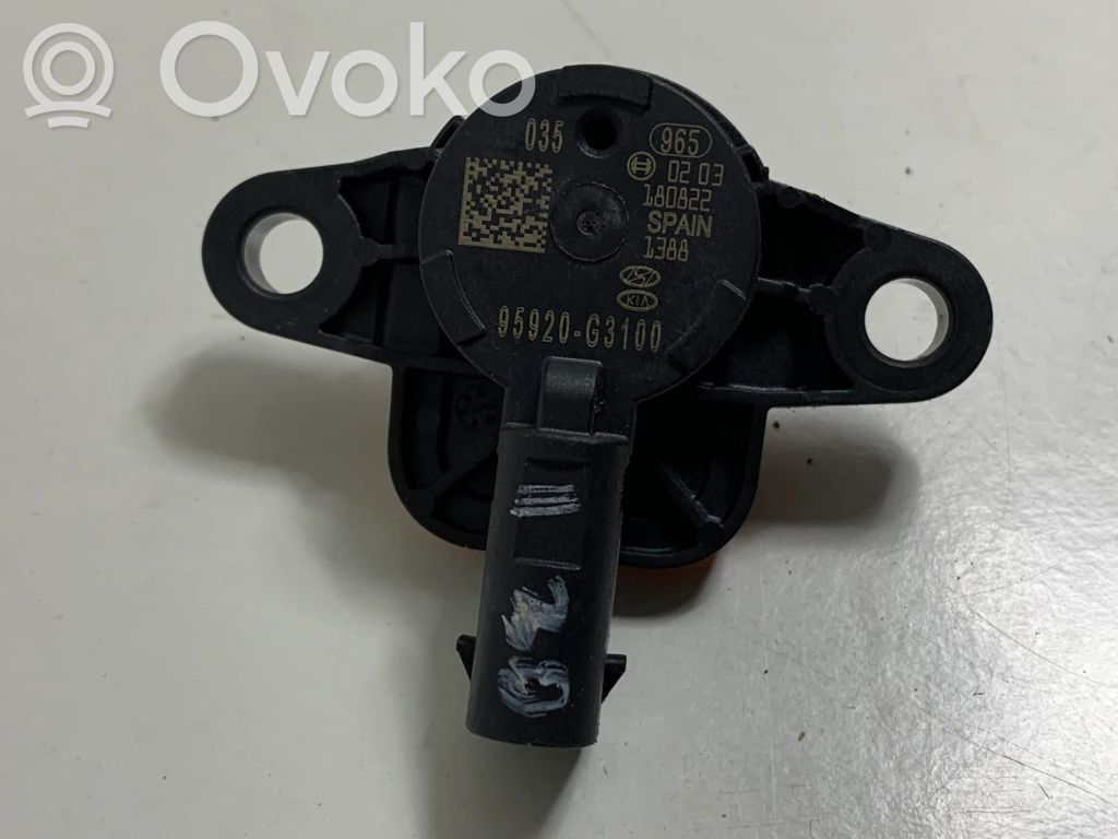 Hyundai i30 Airbag deployment crash/impact sensor 