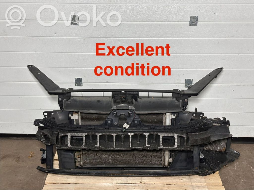 Volkswagen PASSAT B8 Pannello di supporto del radiatore 
