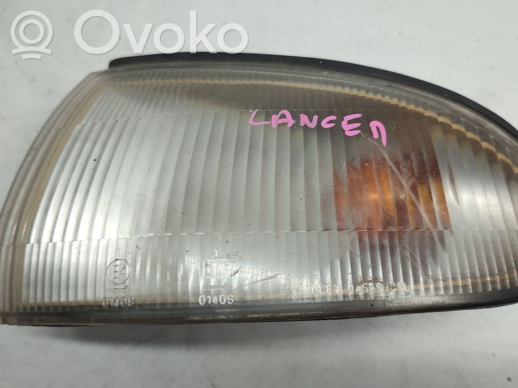 Mitsubishi Lancer Front indicator light 