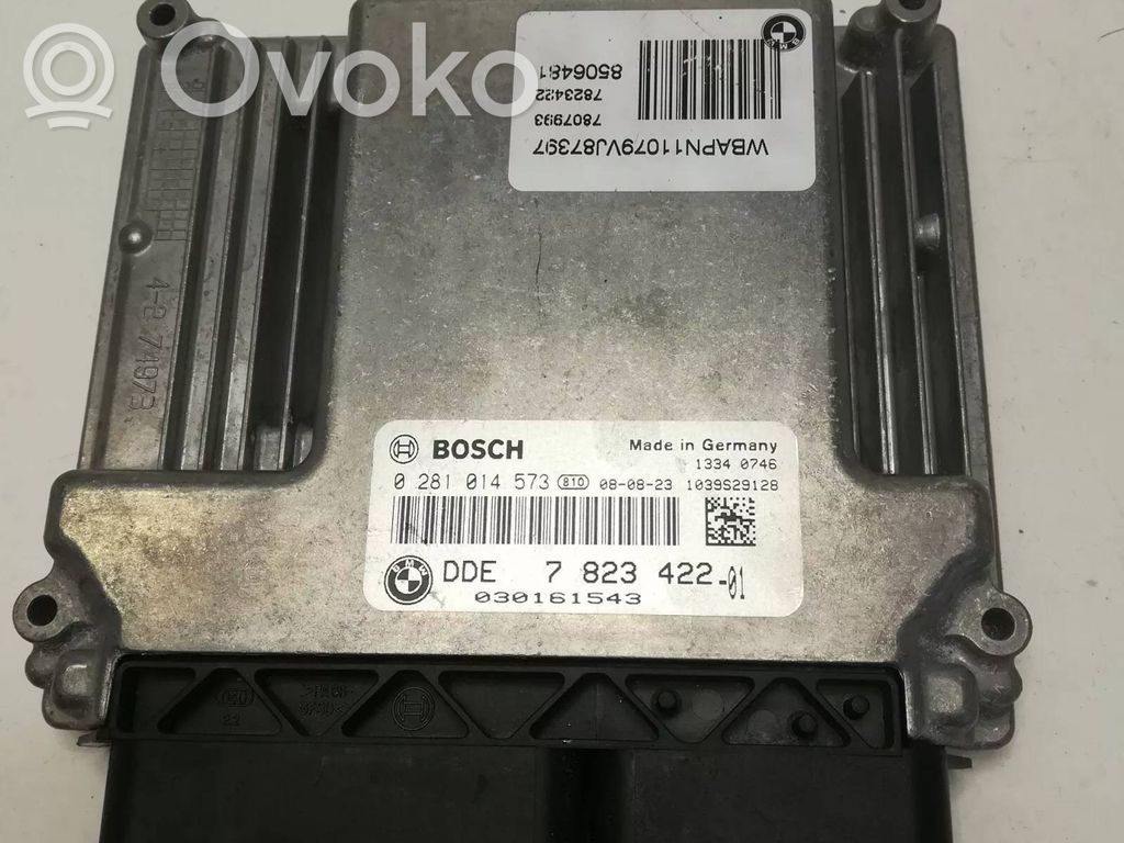BMW 1 E81 E87 Variklio valdymo blokas 