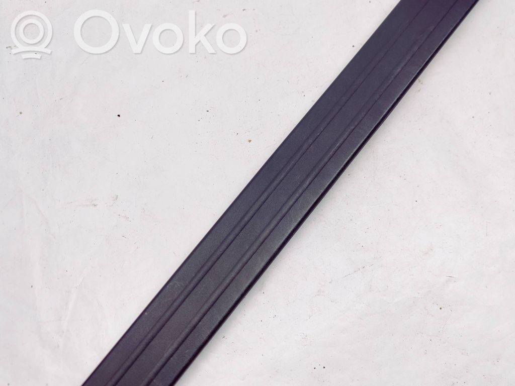 Listwa progowa przednia   EG21687E0