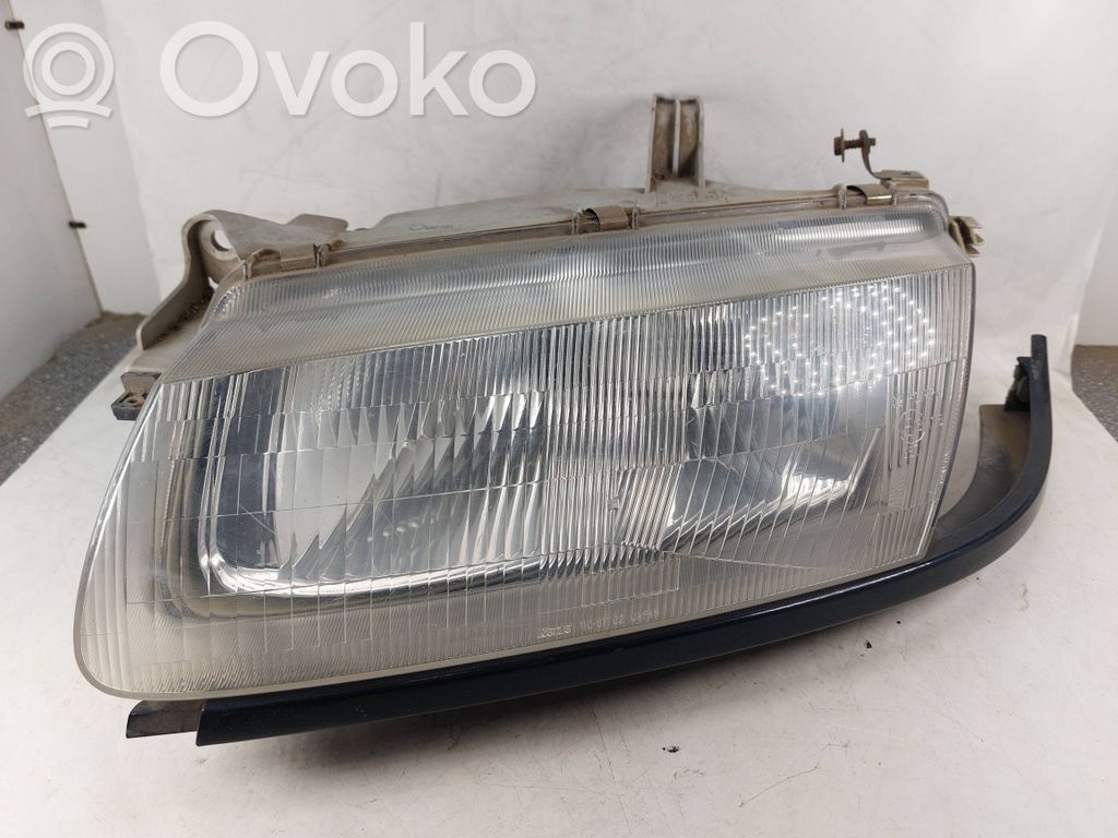 Mazda 323 F Headlight/headlamp 