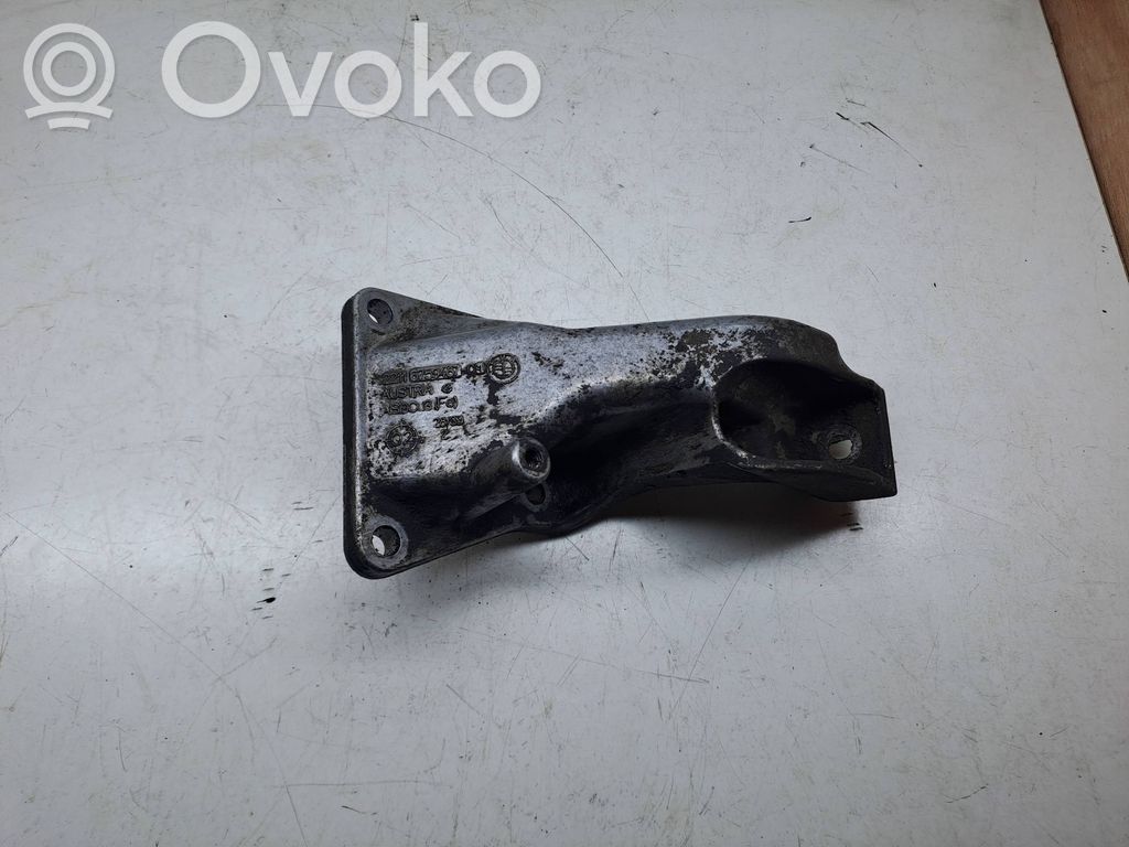 BMW 3 E46 Supporto di montaggio del motore (usato) 