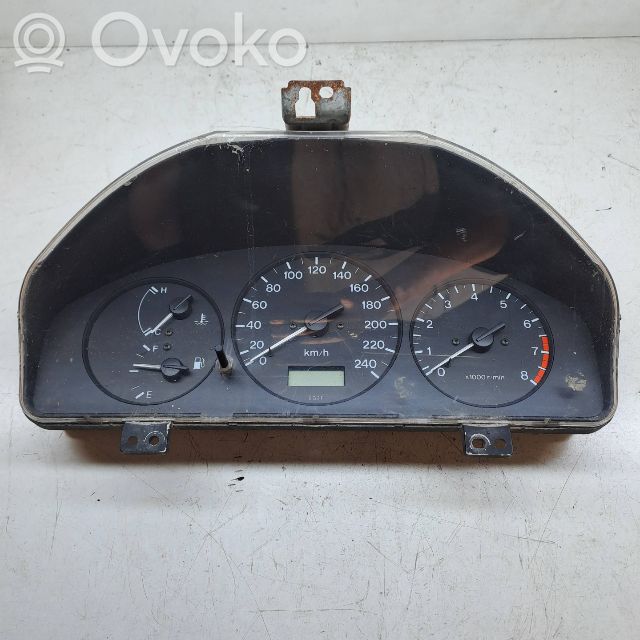 Mazda 323 F Geschwindigkeitsmesser Cockpit 