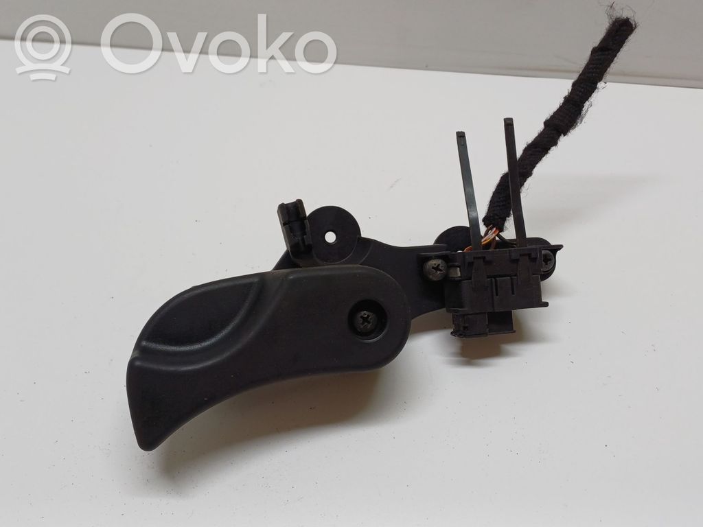 Engine bonnet (hood) release handle   112420,7067086,7071708