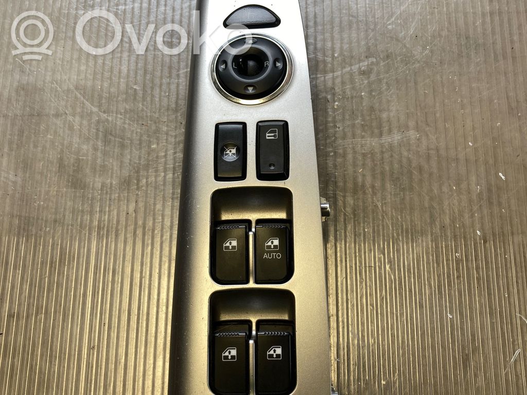 Hyundai Santa Fe Electric window control switch 