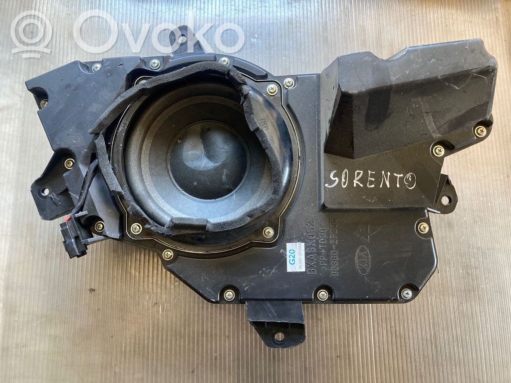KIA Sorento Subwoofer speaker 