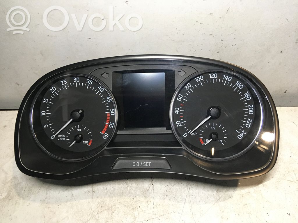Skoda Fabia Mk3 (NJ) Licznik / Prędkościomierz 