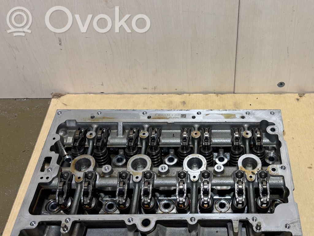 Skoda Octavia Mk3 (5E) Engine head 