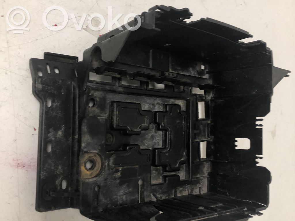 Battery tray