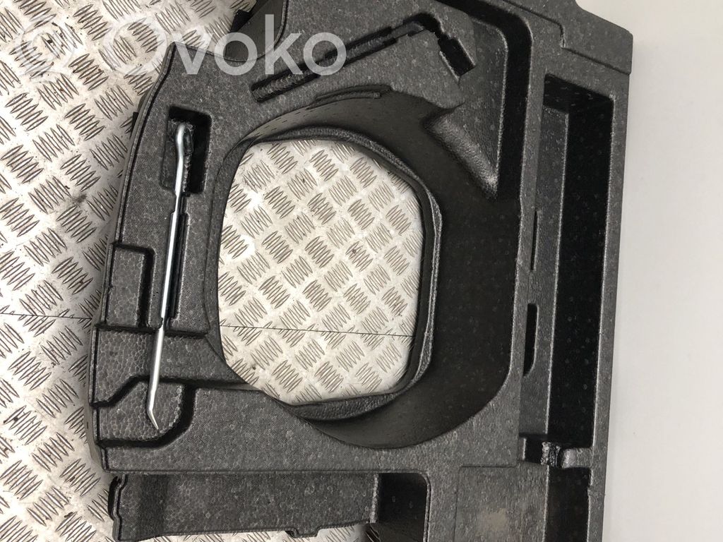 Mazda CX-3 Caja de herramientas 