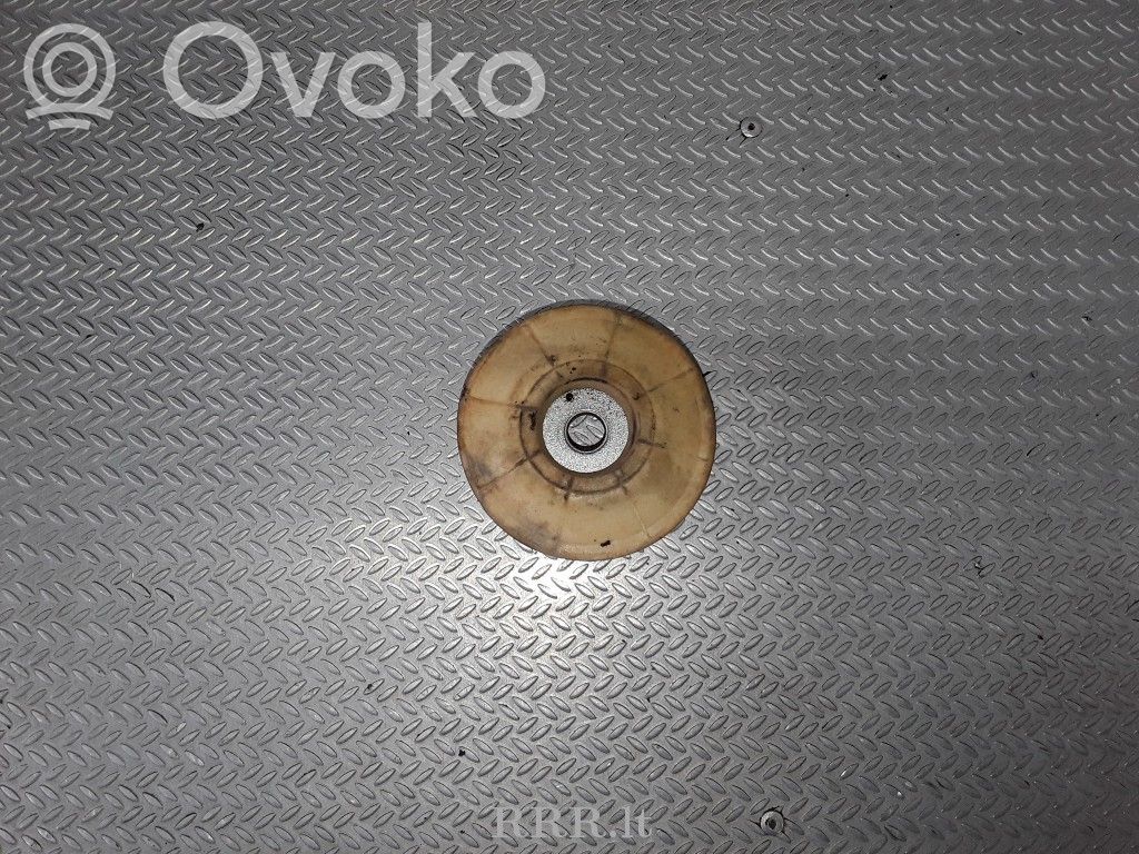 Front upper strut mount