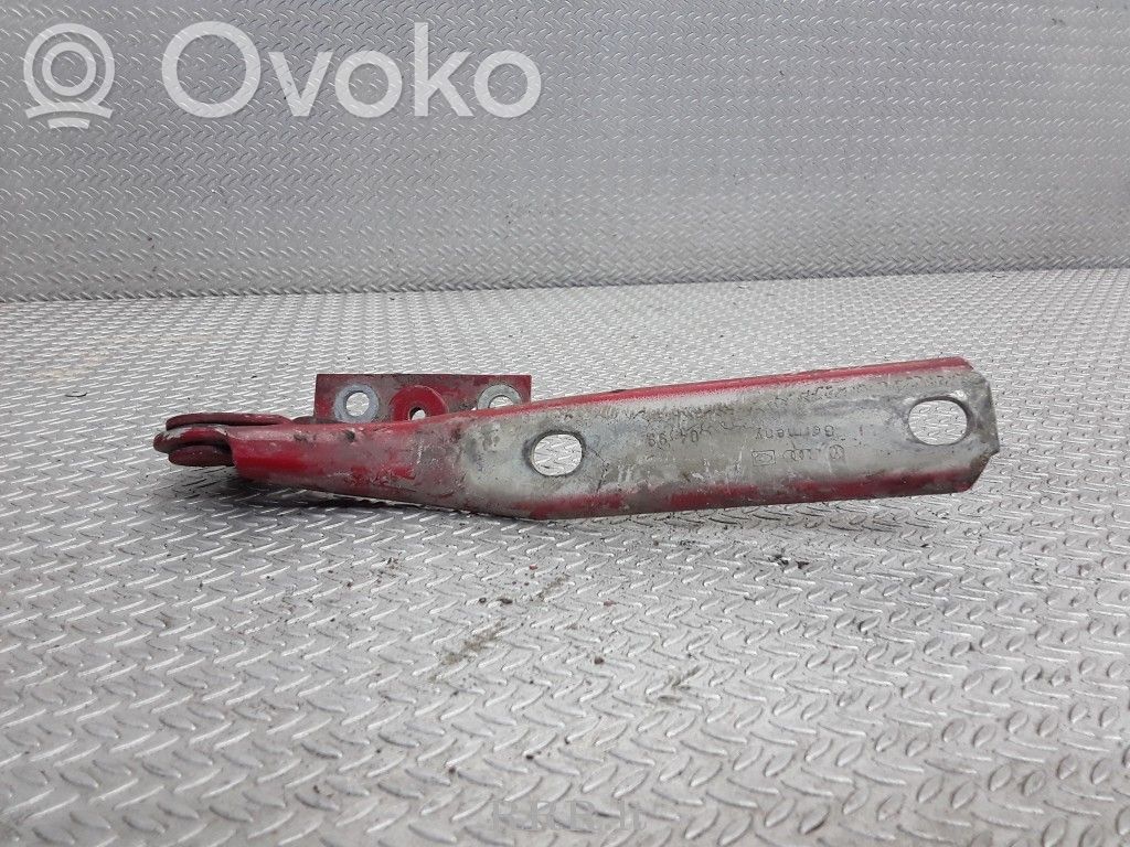 Engine bonnet/hood hinges