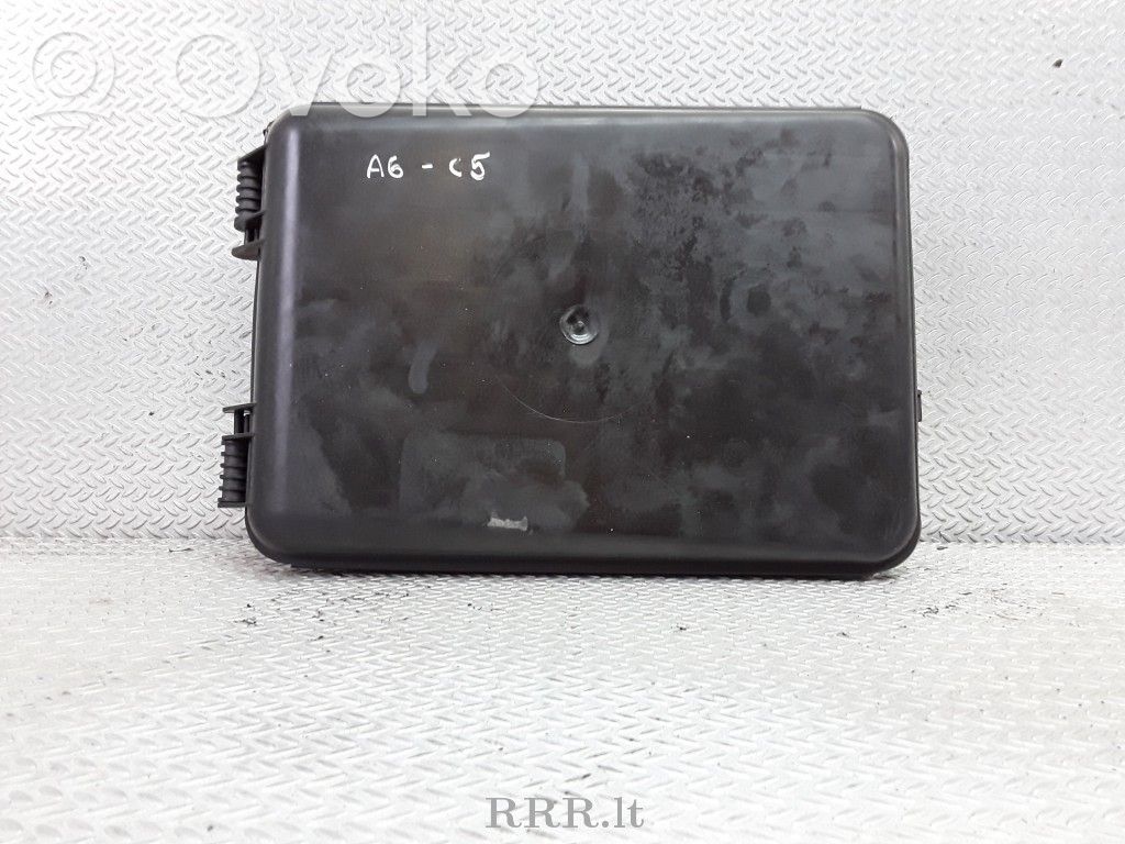 Fuse box set   8D0927355A