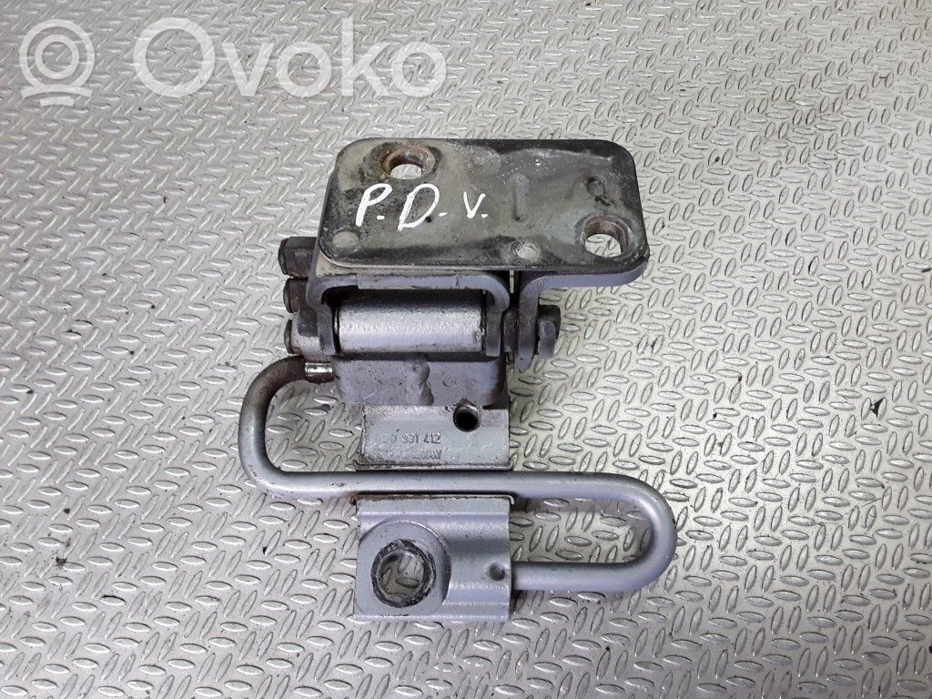 Etuoven yläsarana   6Q0831412
