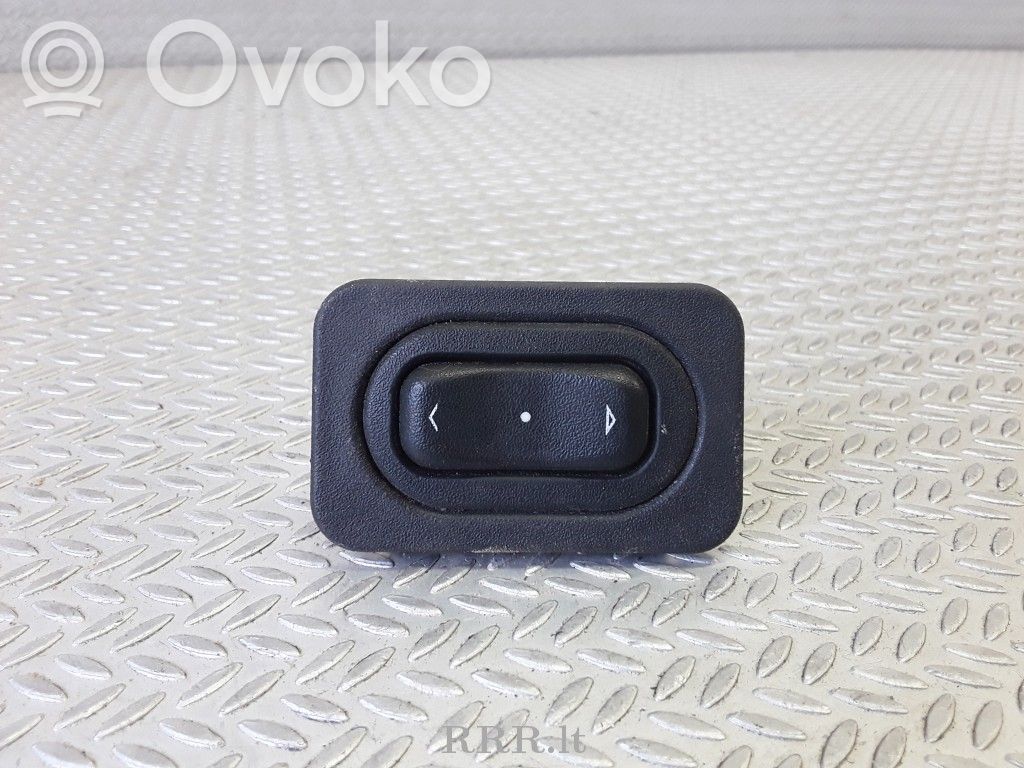 Opel Meriva A Electric window control switch 