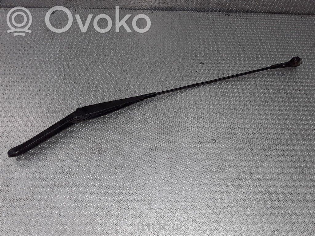Ford Focus Front wiper blade arm 