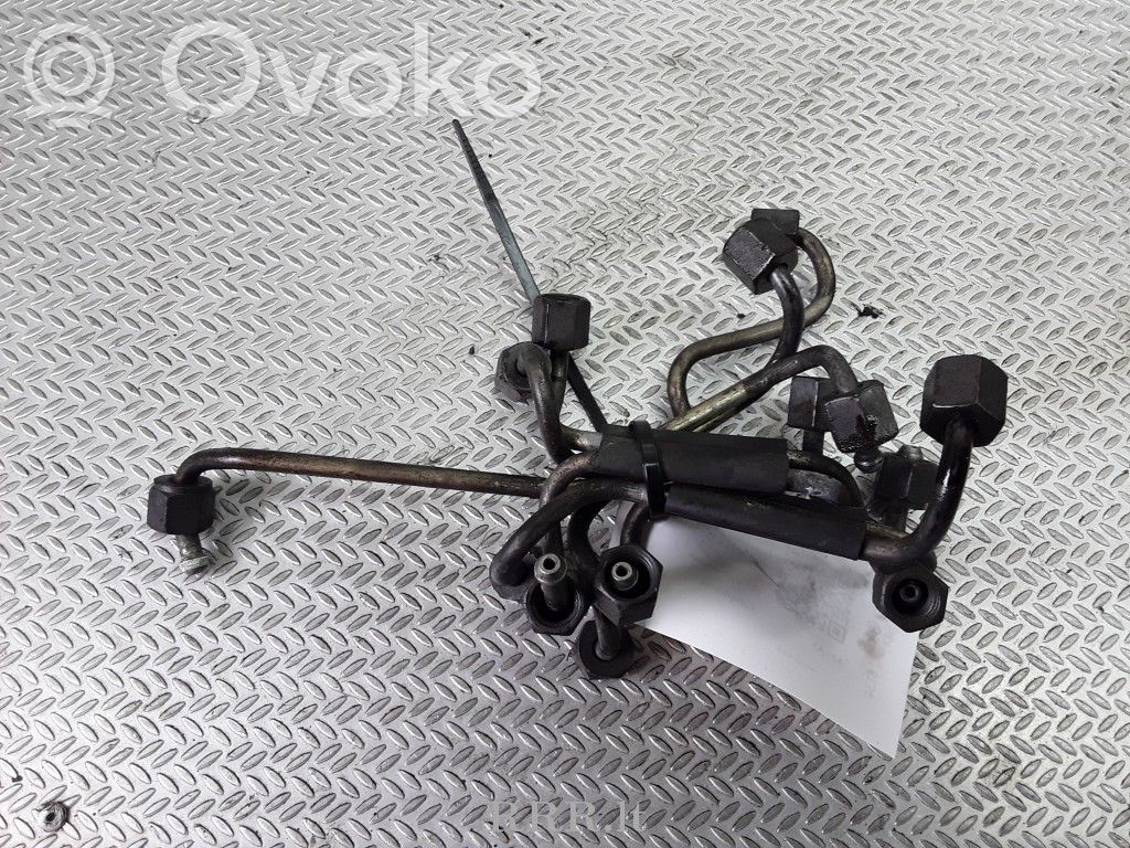 Fuel injector supply line/pipe