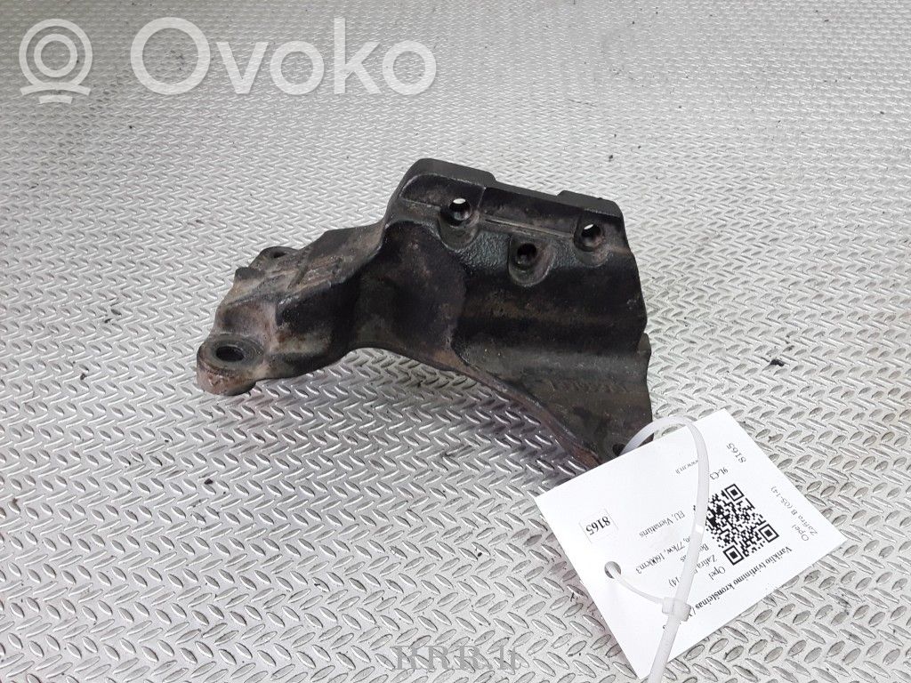 Engine mounting bracket   13189381
