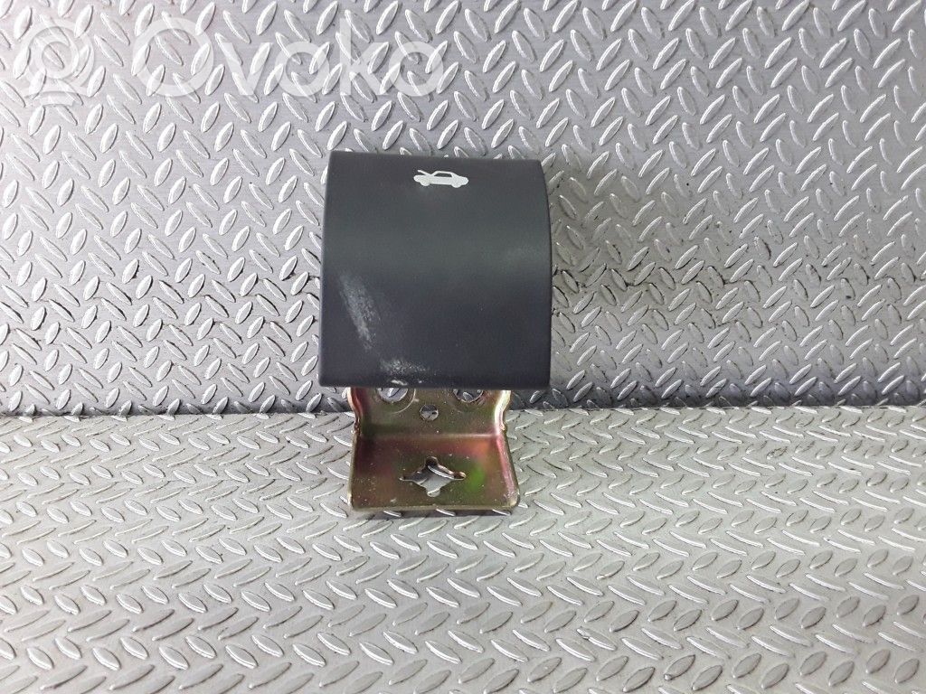 Engine bonnet (hood) release handle   F57B16C856AB