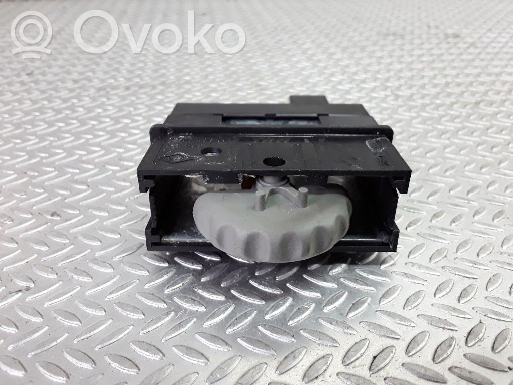 Panel lighting control switch   7700436047