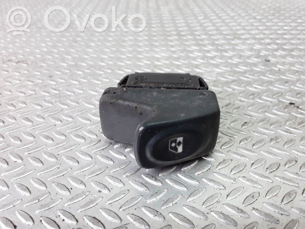 Electric window control switch   838100G