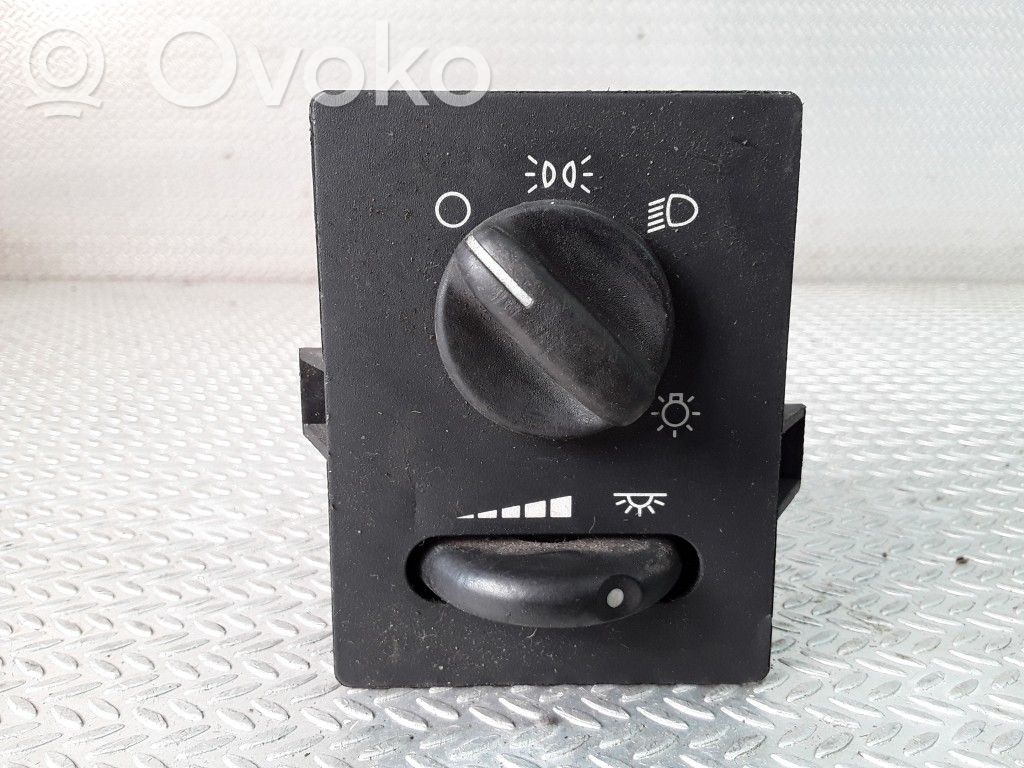 Light switch   10246287
