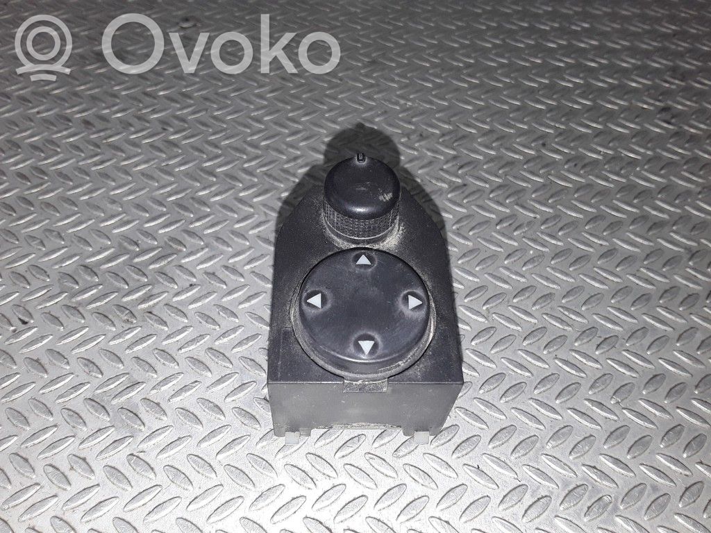 Audi A8 S8 D2 4D Wing mirror switch 