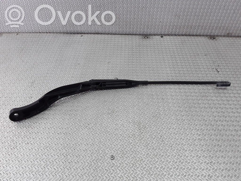 Audi A8 S8 D2 4D Front wiper blade arm 