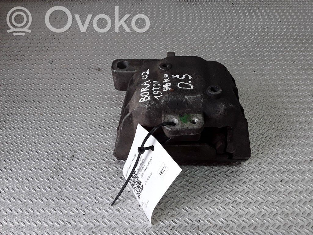 Moottorin kiinnikekorvake   1J0199262