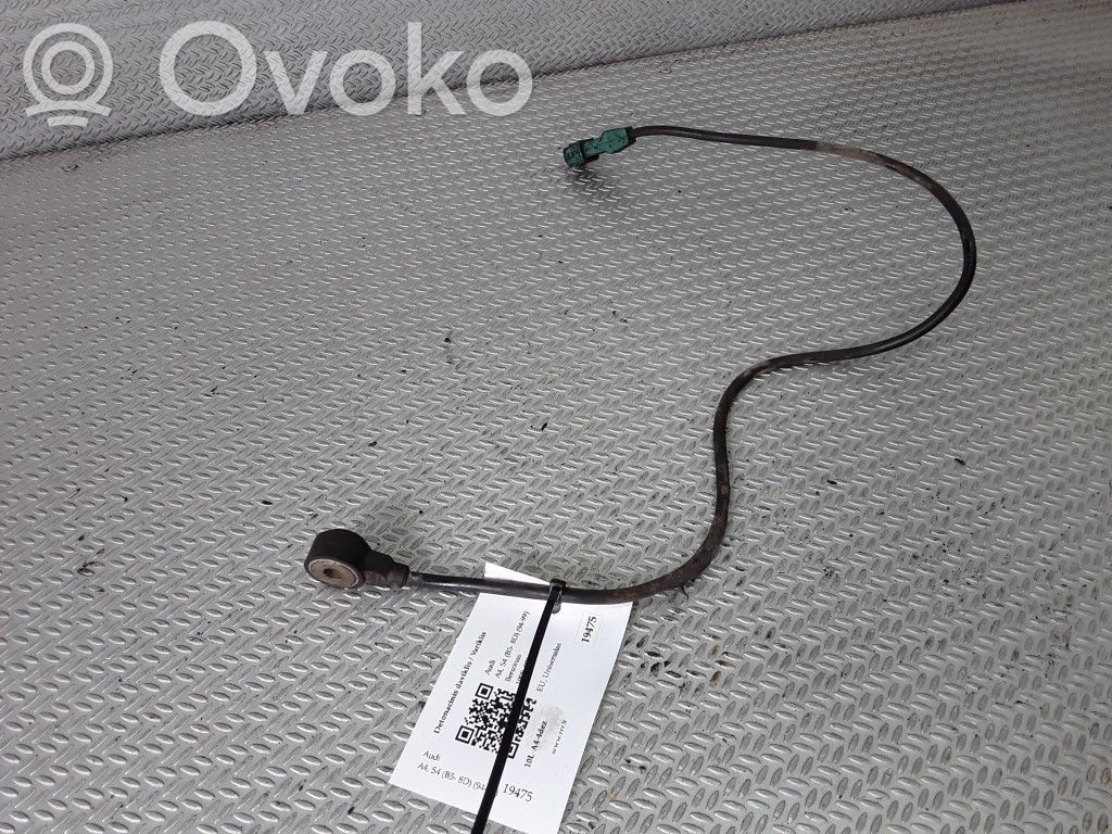 Audi A4 S4 B5 8D Klopfsensor 