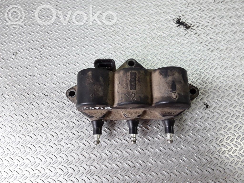 High voltage ignition coil