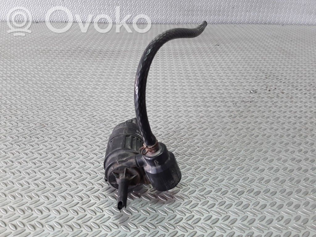 Opel Vectra B Windscreen/windshield washer pump 