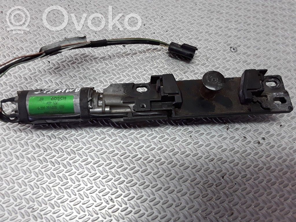 Centrālās atslēgas motoriņš   0390201300