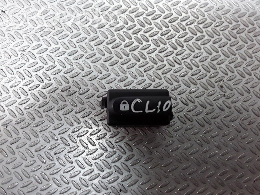 Renault Clio II Central locking switch button 