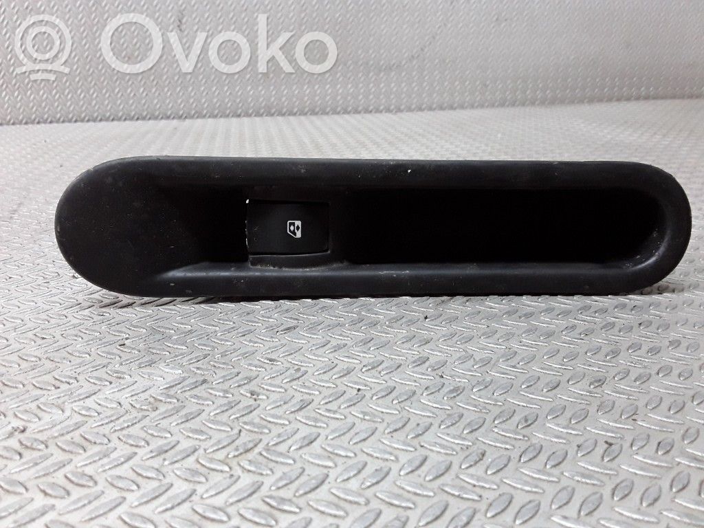 Electric window control switch   8200012263