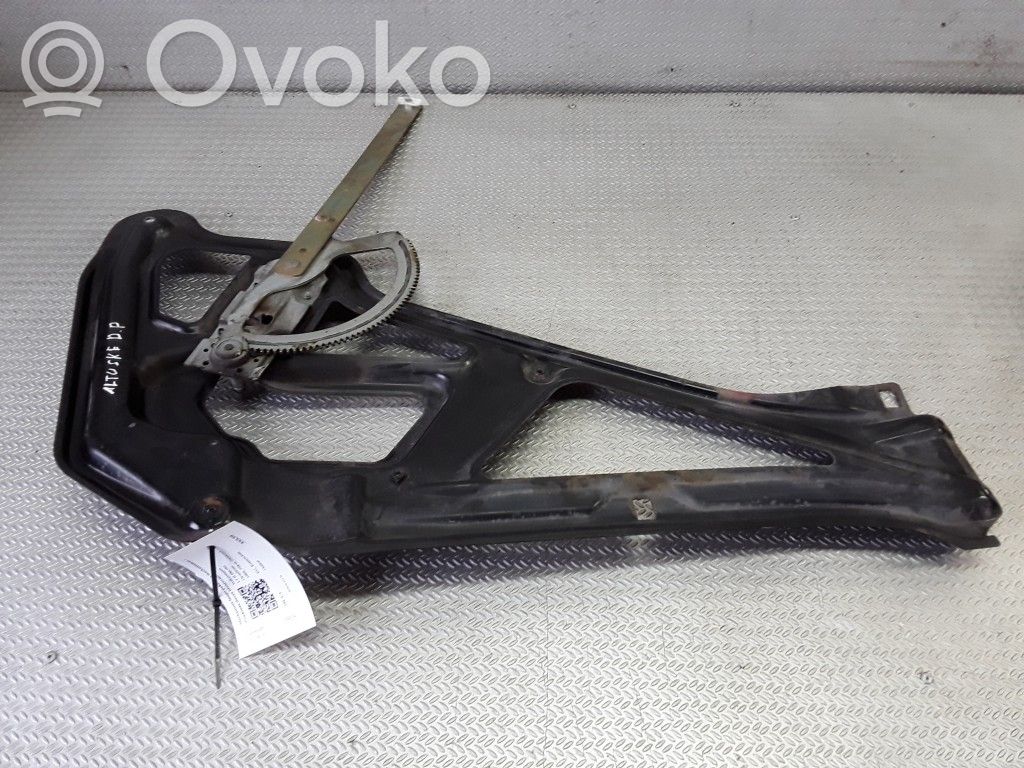 Front door manual window regulator