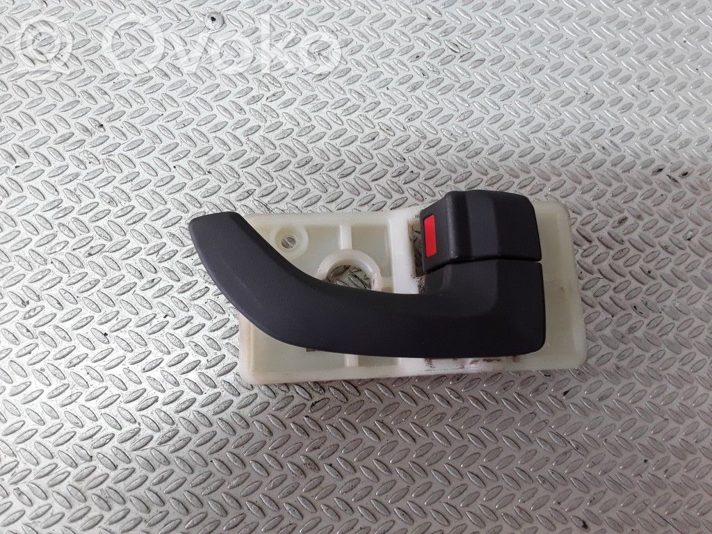 Manecilla interna puerta trasera   2600071000