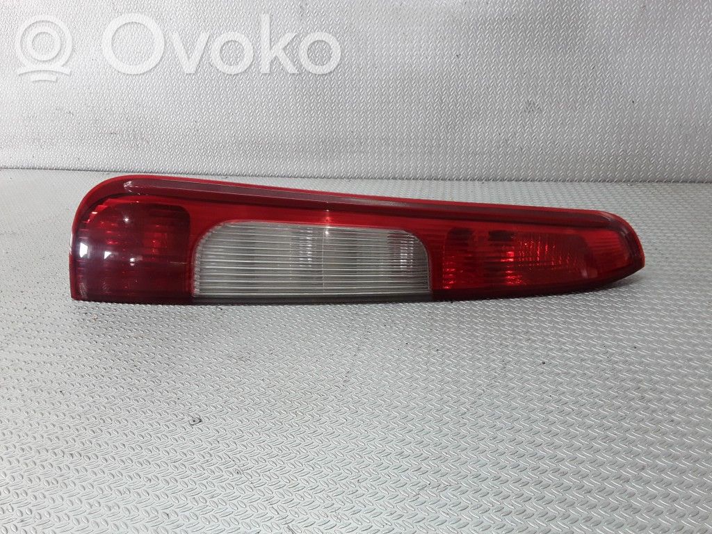 Luz trasera/de freno   3M5113N411AA