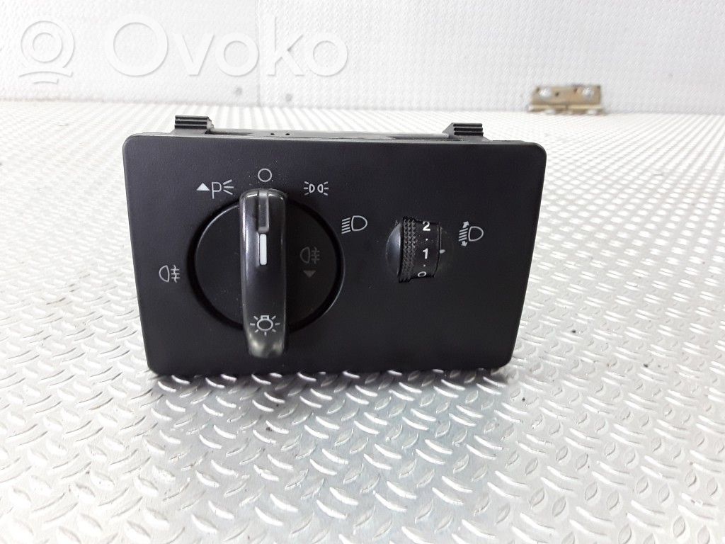 Ford Focus C-MAX Light switch 