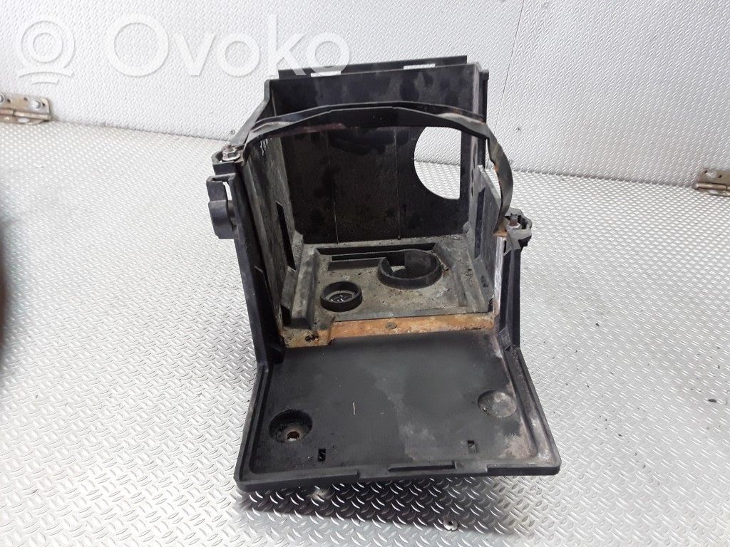 Akkulaatikon alusta   3M5110723B