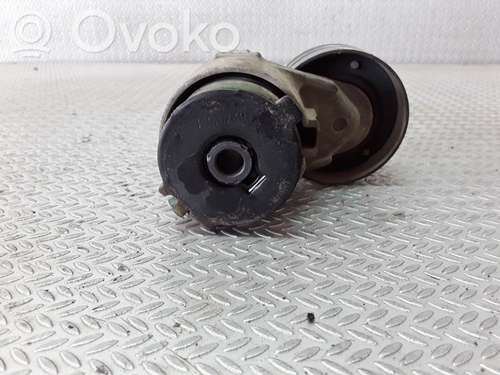 Opel Vivaro Siksnas spriegotājs 