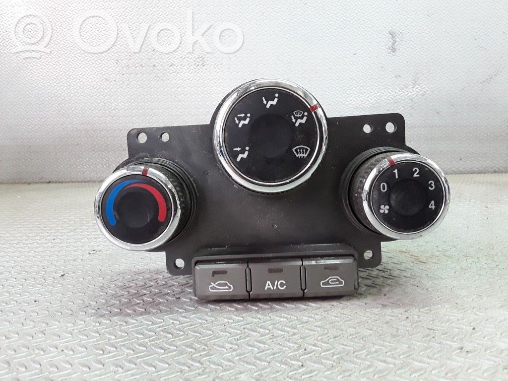 KIA Carens I Climate control unit 