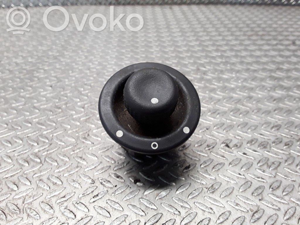 Renault Megane I Wing mirror switch 