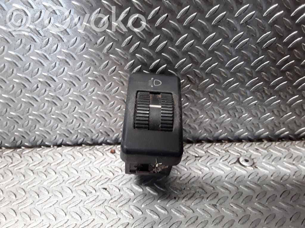 Volkswagen PASSAT B3 Headlight level height control switch 